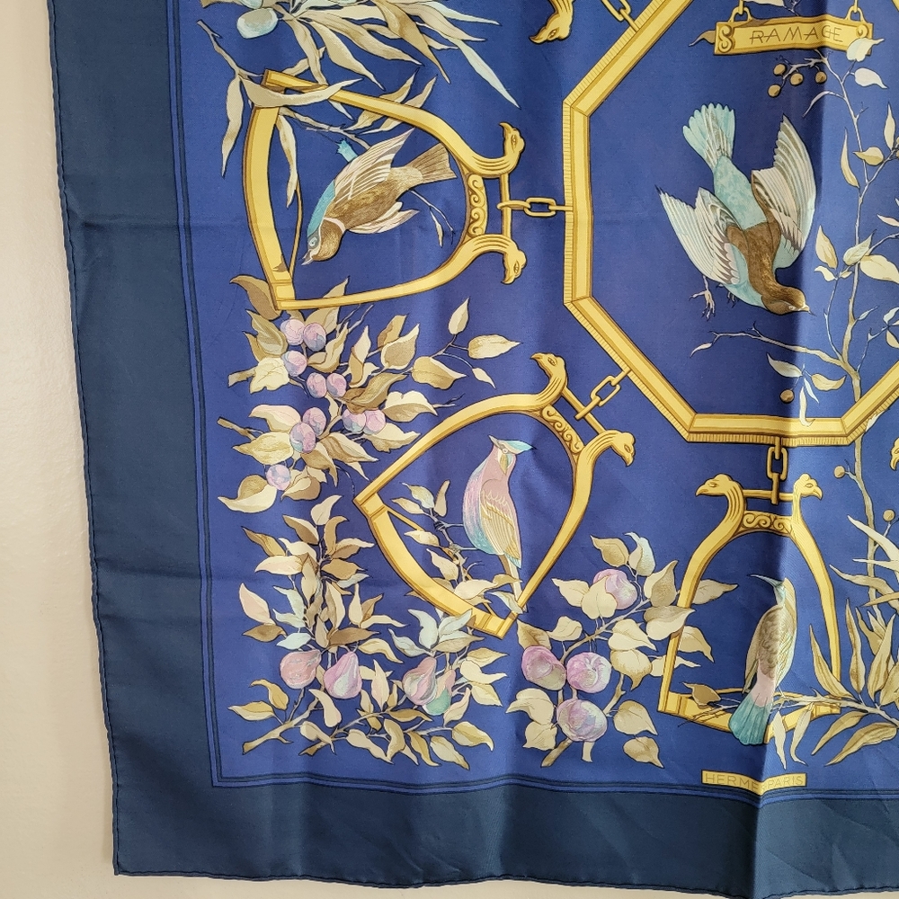 Labor Day Sale🎉 Elegant Authentic Hermes Ramage silk scarf with ribbon & box - Picture 10 of 12